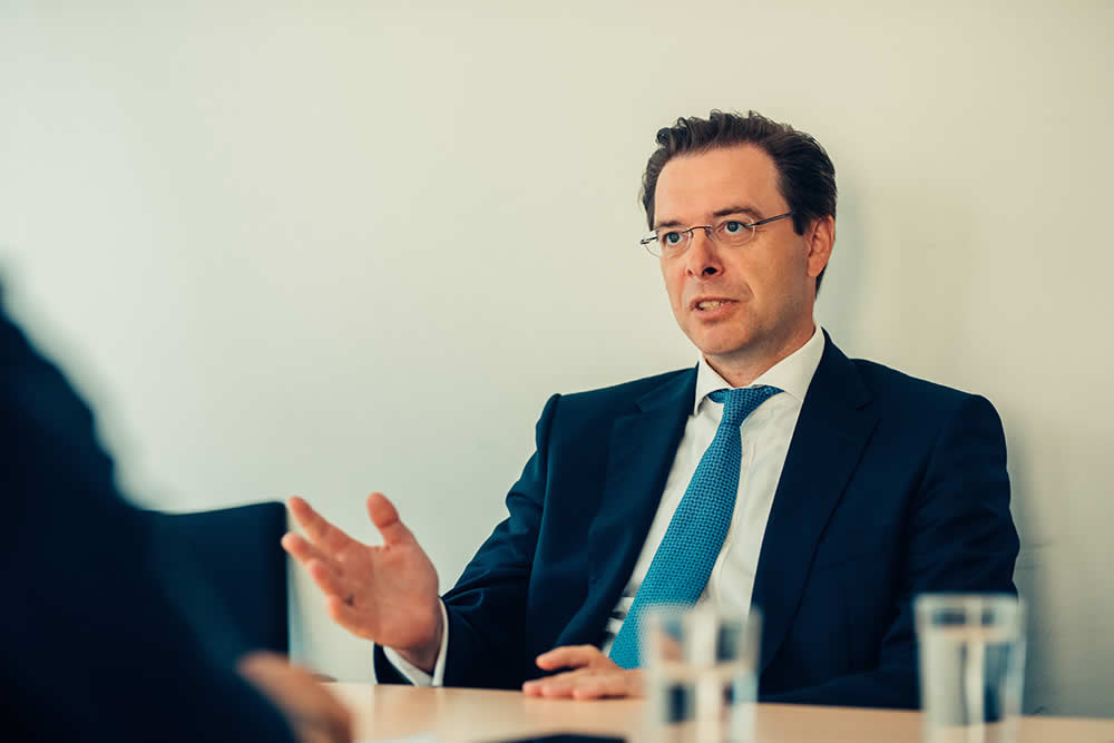 Der „Schatzmeister“ der Volksbank Wien kann auf 30 Jahre Erfahrung im Bankgeschäft zurückblicken.